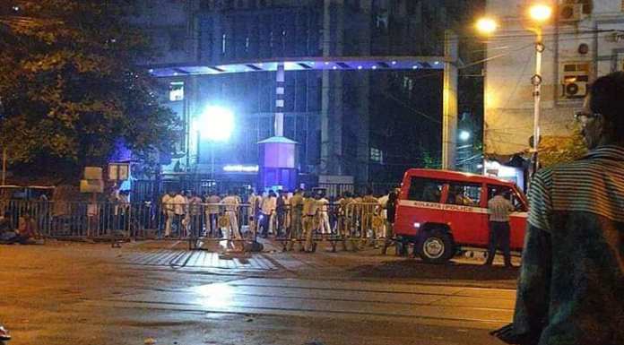Few examples from recent time:Case 1 (Jun& #39;19):A 75 yr old Moh Sayeed suffered acute cardiac arrest & was brought to NRS Hospital, Kolkata. Even after doctors trying their best to save him, he died.200 men from his community attacked the hospital & assaulted doctors on duty
