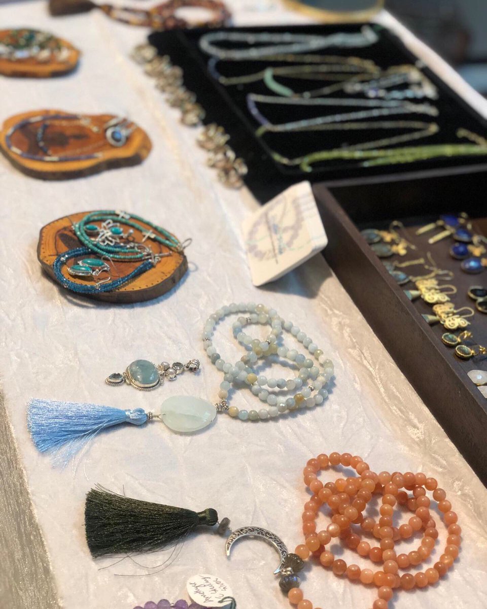 We have the wonderful Zafran Couture and Pristine Prana holding pop up shops today at The Minster Building!

Beautiful scarves and jewellery for sale. 

#popup #LONDON