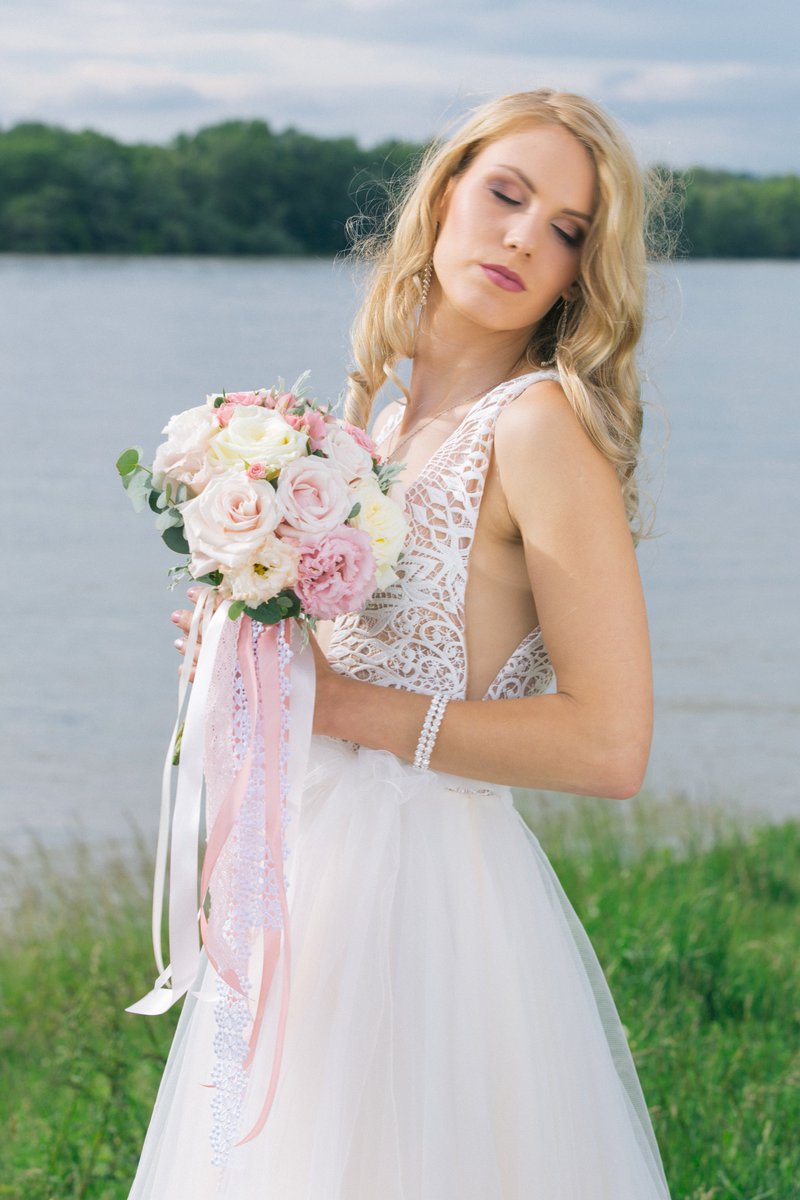 Tolnai Laszlo Tony Brautfotografie Modell Klaudia Hertlik Fotografen Tonychangphoto Make Up Dobo Zsanett Kleid Shery Salon Budapest Braut Brautfrisur Brautmode Schmuck Blond Makeup Donau Tonyphoto Hochzeitsfotograf