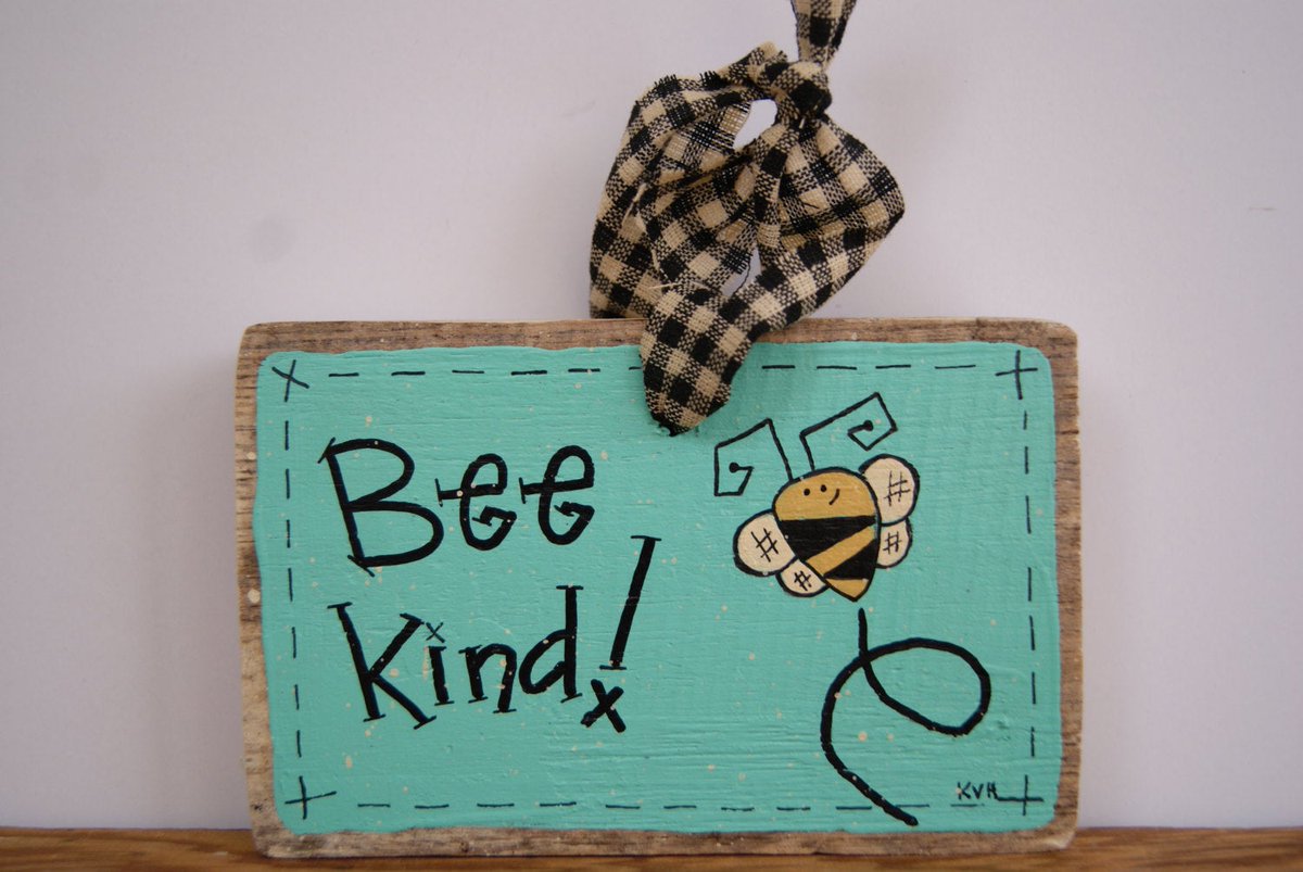 SazelGifts's tweet photo. Super-Cool Etsy shop Ramshackles. https://t.co/KHk8181z2L #etsy #housewares #homedecor #bumblebee #bee #minisign #beesign #woodensign #smallwoodsign #beeornament https://t.co/v9G7oX3HVW