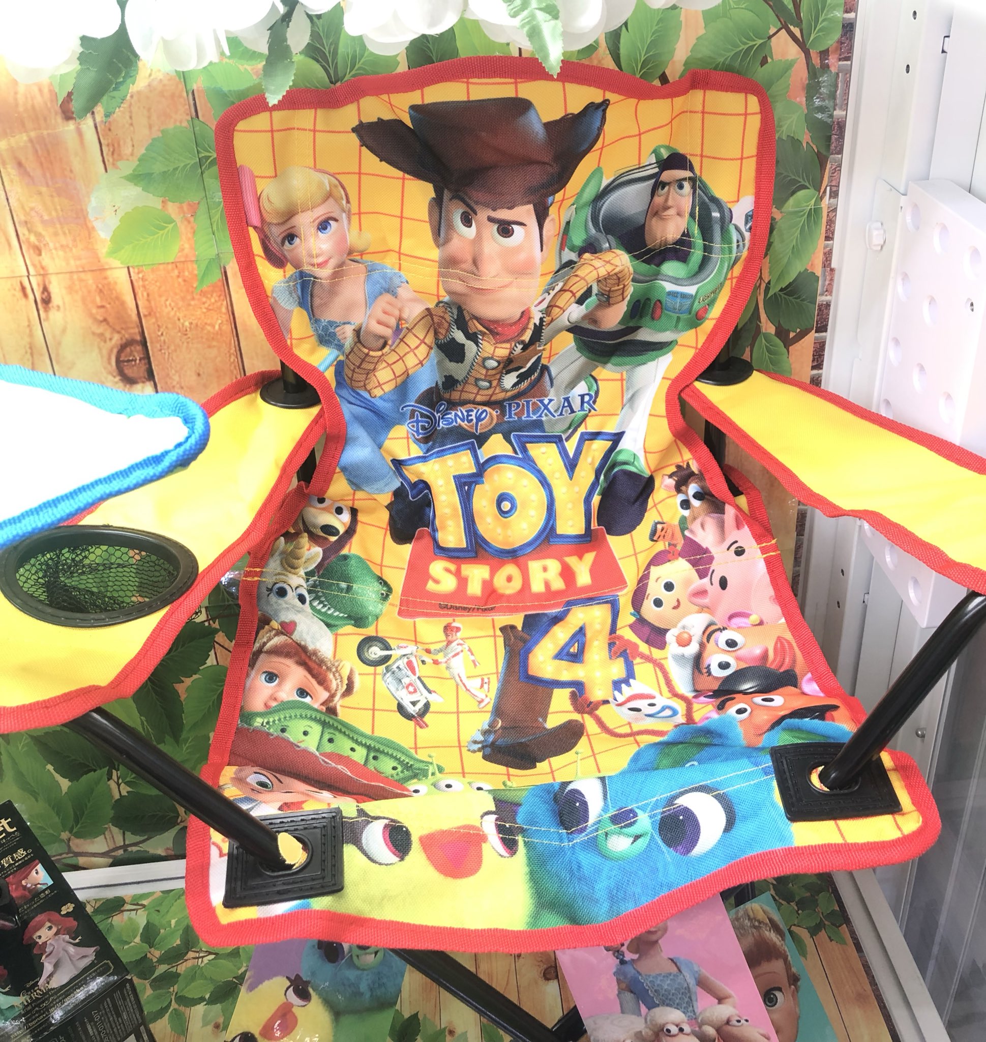 マンガ倉庫日向店アミューズ トイストーリー4 アウトドアチェア 入荷しましたー 折り畳めるから持ち運び便利 キャンプや運動会に大活躍 ドリンクホルダーもついてるよ トイストーリー4 トイストーリー アウトドアチェア イス マンガ倉庫日向店アミューズ トイストーリー4 アウトドアチェア 入荷しましたー 折り畳めるから持ち運び便利 キャンプや運動会に大活躍 ドリンクホルダーもついてるよ トイストーリー4 トイストーリー アウトドアチェア イス