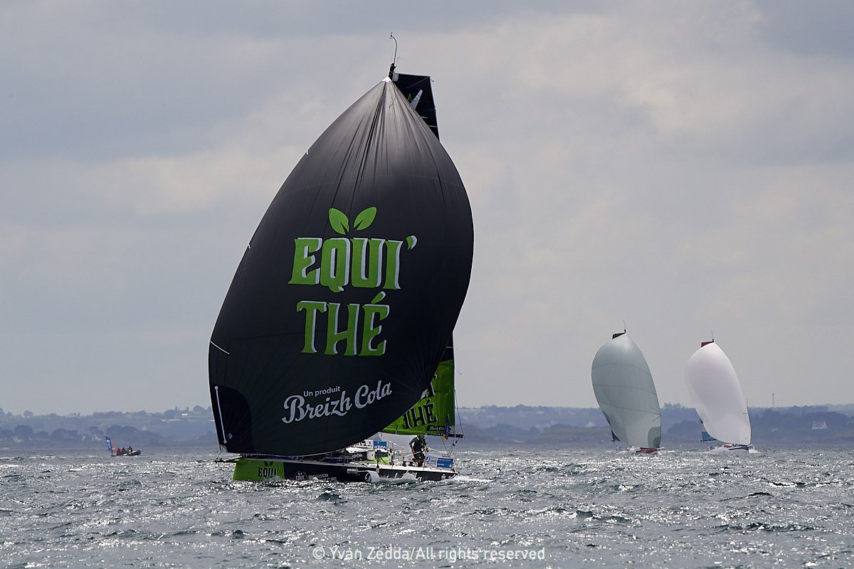 🚨 [FLASH ARRIVEE] <a href="/GildasMahe/">Gildas Mahé</a>, skipper Breizh Cola - Equithé, est le deuxième à franchir la ligne d'arrivée de cette #S50E03 ❗️
Il franchit la ligne à 9h 35 min et 48 sec après 2j 19h 24 min et 48 s de course ! 👏🏼👏🏼
#SolitaireURGO