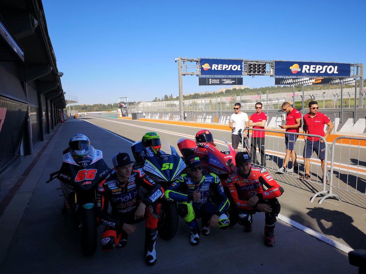 EpaddockIT's tweet photo. The top 3 riders of the first MotoE ⚡race ever ⏱️
#MotoE #valenciatest #Epaddock #Epodium https://t.co/dyl7h9I6u1