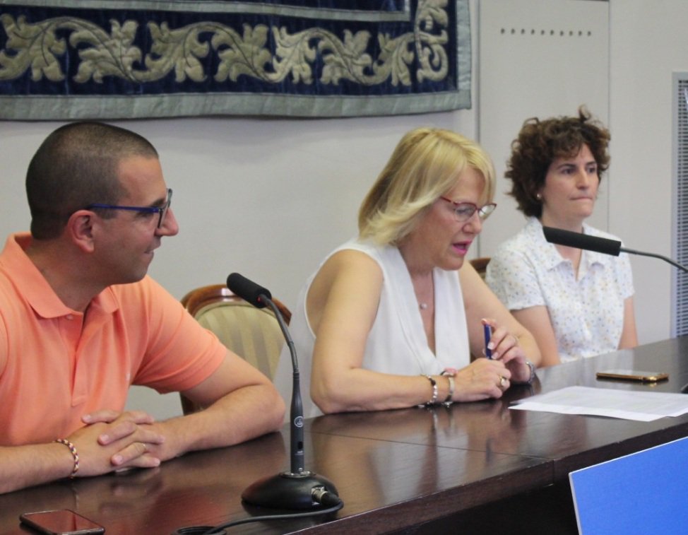 <a href="/unizar/">Universidad Zaragoza</a> y <a href="/OTRI_Unizar/">OTRI Unizar</a> premian a 7 proyectos emprendedores de #SpinupEmprendeconUnizar ante empresarios: @bozetaestudio <a href="/Kampal_DS/">Kampal_DS</a> <a href="/geoimpulsa/">geoimpulsa</a> <a href="/TRICLab/">TRICLab</a> <a href="/perrobienvenido/">Tu Perro es Bienvenido</a> #DASH #Multilevel_Research