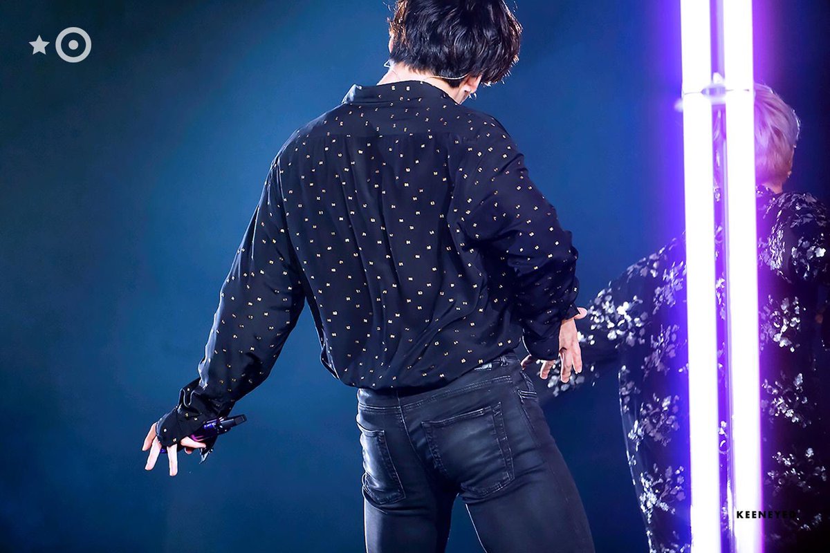 Jeon0191's tweet image. Sexy body🤭👍😂💐💫🧚🏻‍♂️🌤💛🌟🌈👼🏻🥰🤩 #BTSJungKook #JungKook #6YearsWithBTS #BusanPrideJK #BTS #JeonJungKook #방탄소년단정국     @BTS_twt @KEENEYEDJK