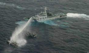 MDSOnwardPH22's tweet photo. Binobomba ang ating mga mangingisda ng water cannon dyan sa Panatag Shoal noong 2014 at hindi ito tinututukan ng biased media.Ang masaklap walang ginawa si Abnoy Aquino kundi mangulangot dyan sa Malacanang Bakit di kayo nagingay noon mga dilawan @iampinglacson nakalimutan nyo ba https://t.co/zJE2yOD3Dv