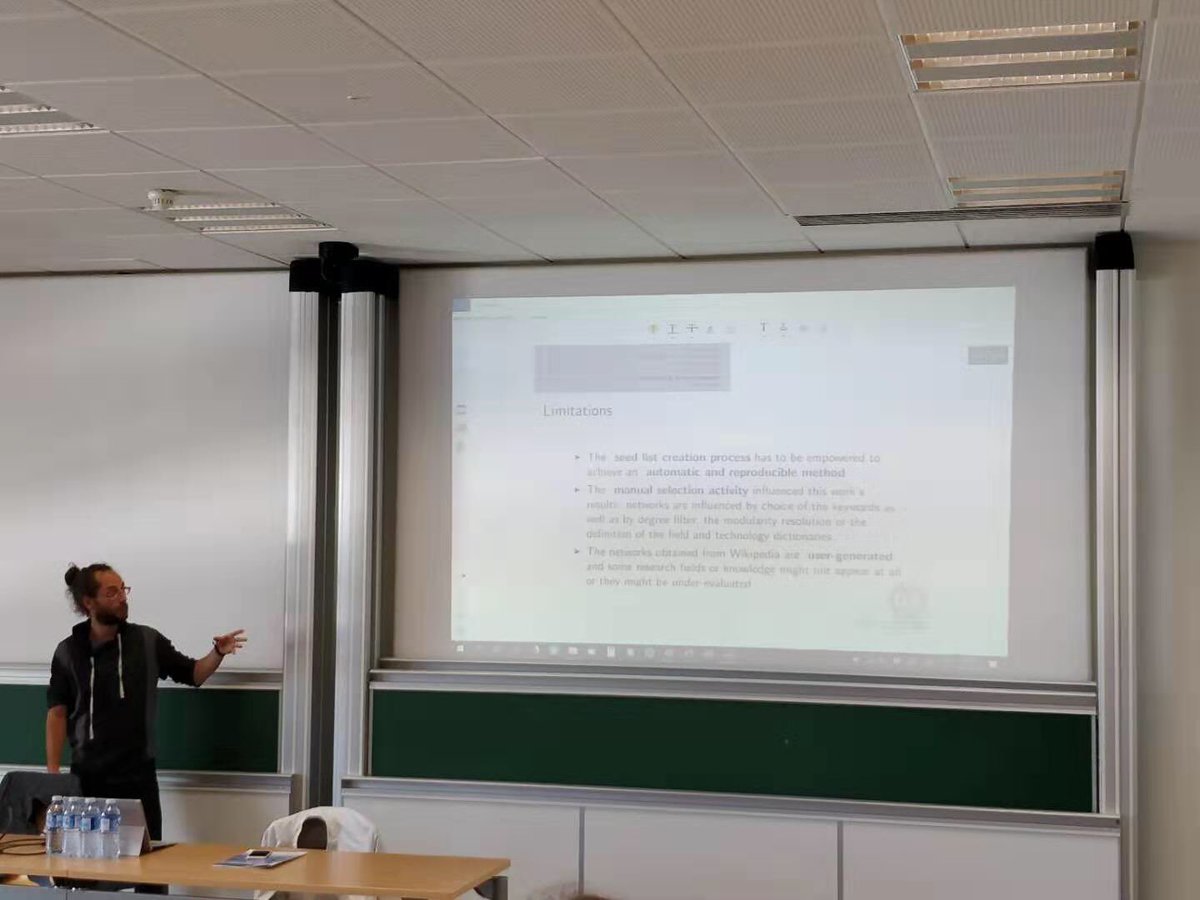 RnDMgmt2019's tweet photo. Insightful presentation on how quantitative text and social network analysis on Wikipedia pages could help clarify the boundaries of different fields of study for circular economy. Thanks @DarioPlinio from @unito ! https://t.co/IGmHx5PS59