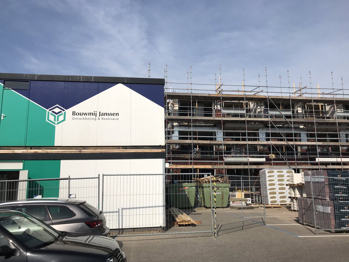 bvroy's tweet photo. Ook het metselwerk op ons project Kerkeveld in Horst gaat inmiddels snel de hoogte in. Goed bezig 👍 @BouwmijJanssen https://t.co/02AqN5NmSJ