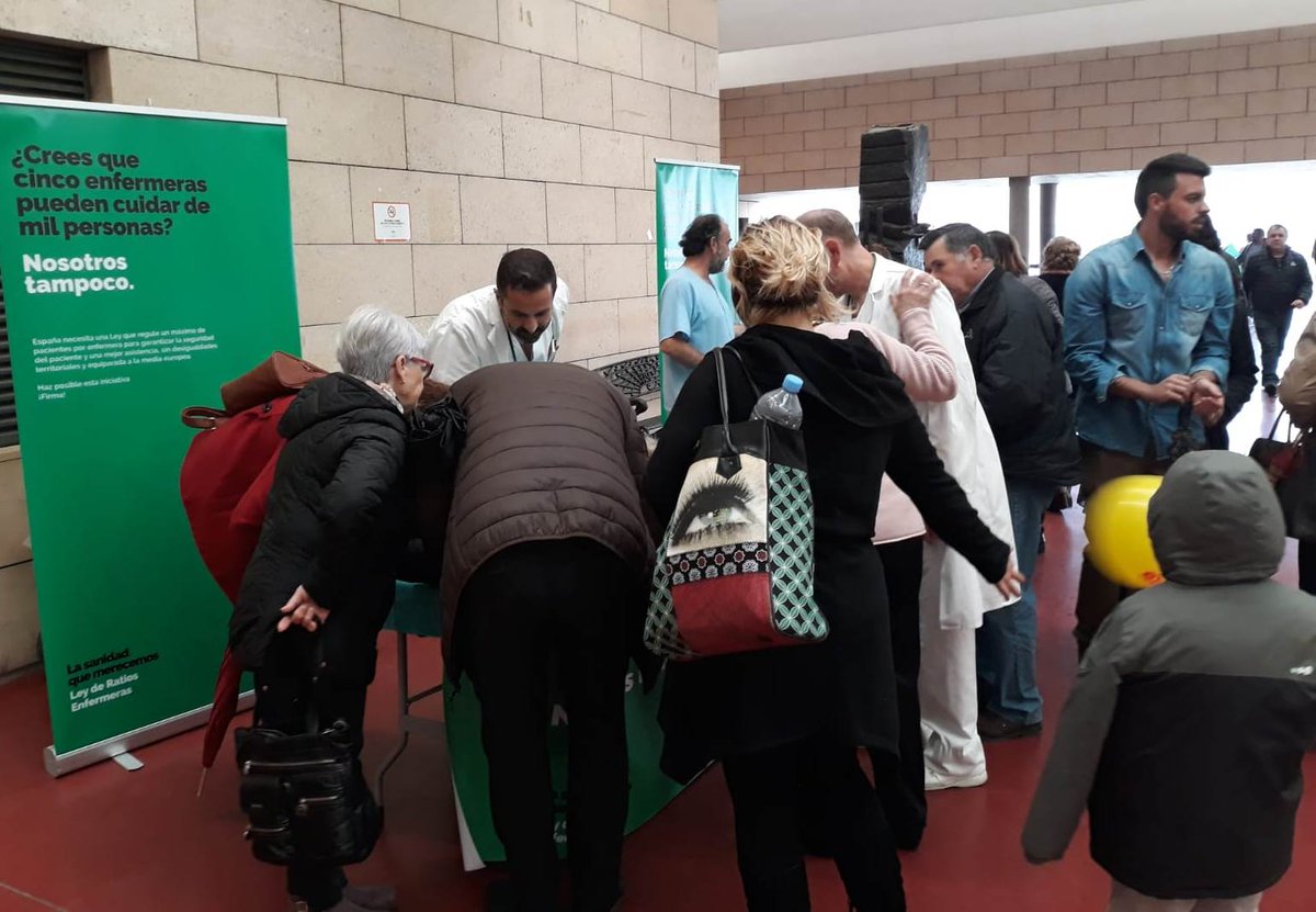 SATSECordoba's tweet photo. Hoy no podemos cuidar a millones de personas como merecen porque nos #faltanmiles enfermeras y enfermeros, hoy recogemos firmas en los Hospitales Reina Sofía, Infanta Margarita y Valle de los Pedroches para garantizar la seguridad y la calidad de tus cuidados. https://t.co/EHCosL0ISW