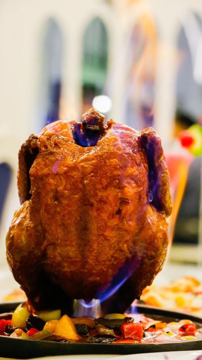 ไก่ลาวา ในตำนานความอร่อยที่อยู่ในความทรงจำ นำสูตรลับจากอดีตมาปรุงด้วยซ๊อสรสเด็ด ตัวไก่ชั้นดีเนื้อนุ่ม เมื่อลองได้ทานครั้งใด อร่อยจับจิตแบบติดใจ อร่อยล้ำจนต้องบอกต่อเช่นเคย ที่ The Rome Restaurant
092-681-0999
02-444-1088
♥️Promotion ลด15%
เมื่อโทรจองมาเป็นครอบครัว