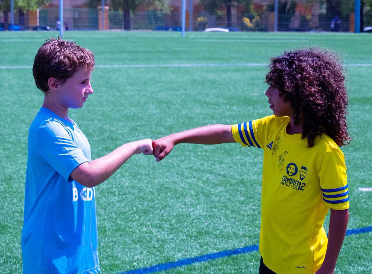 Campus_12's tweet photo. WE ARE #CAMPUS12 

@MarceloM12 🤜🏼🤛🏽 @caioalves_12 

#RESPECT12 #METODO12 

Última semana de inscripciones. 
¿Te lo vas a perder? 👋⚽️

https://t.co/rYzaeebFVT https://t.co/DpP0NUcmUI