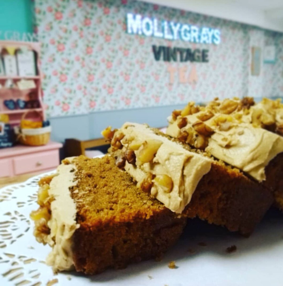 MollyGrays's tweet photo. Morning all 👋👋 it’s Wednesday why not treat yourself some great food and Cake? Phone through your order and when you want it for and we will have it ready for you to pick up. Ring 07935159745 ☎️📲 we open at 10am #saletown https://t.co/UdGp4mJHDQ