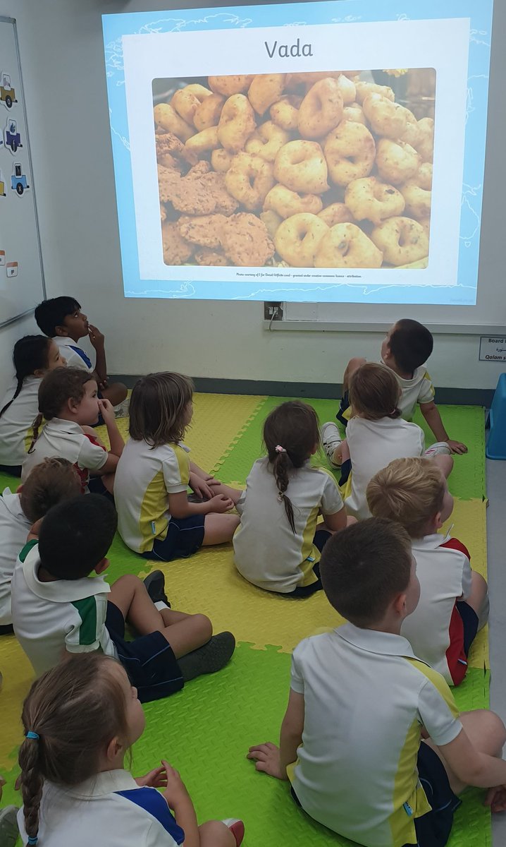 DBS_FS1's tweet photo. @DBS_FS1 @DBS_HOFF #BeginsAtDBS 
#LionClass🦁 #internationalfoods
We have been learning about different foods and where they come from, food customs around the world and what different utensils  people use to eat with... https://t.co/d8d80z8iWK