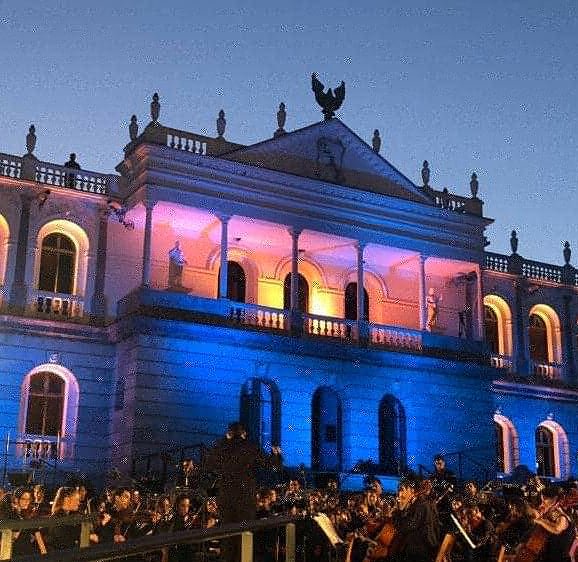 En un marco incomparable (el Palacio del Acebrón) la música  interpretada por la Joven Orquesta Nacional de España inundó Doñana de armonías y melodías para celebrar el 50 aniversario de la declaración de nuestro Parque Nacional.