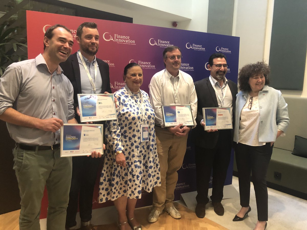 HelloFinanceMag's tweet photo. #FTCommunity photo de groupe des labélisés filière #immobilier 🥇 https://t.co/dv8gTcQxIv