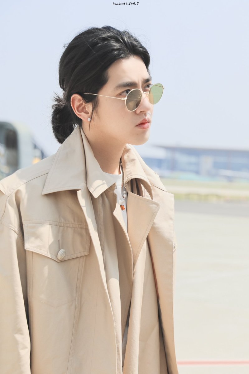 PrinceKris1106's tweet photo. 20190619 
@KrisWu PEK/CGD✈️

#KrisWu #WuYiFan https://t.co/GjB39i3rqf
