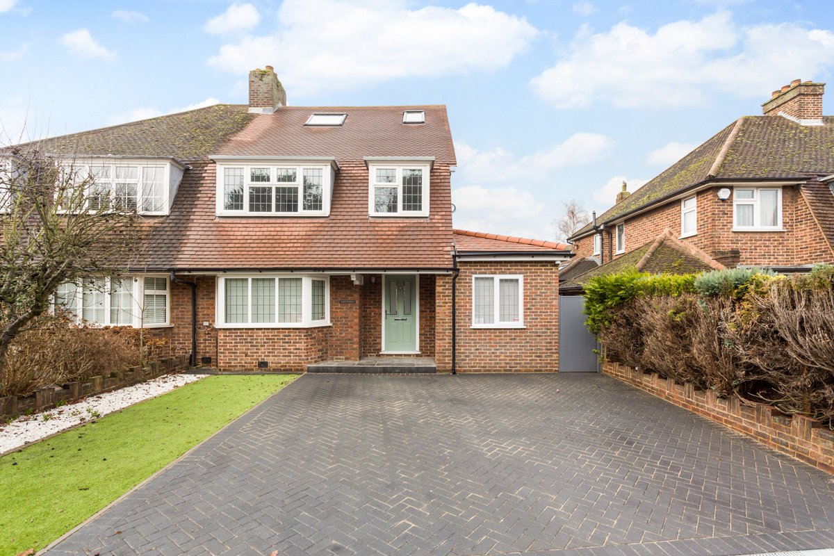 Hamptons Sevenoaks tweet media