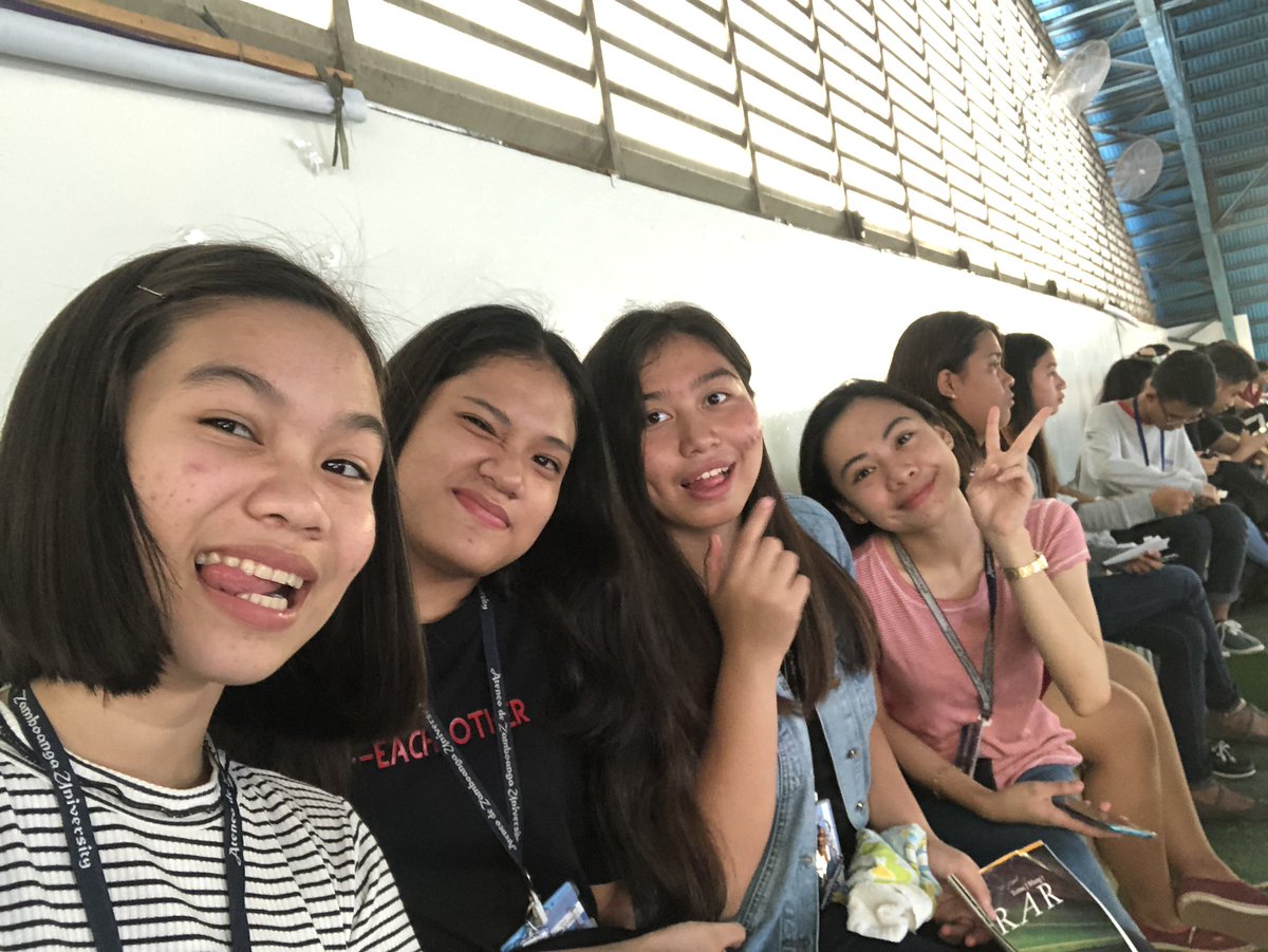zhafire614's tweet image. #orgfair2019 
With them♥️♥️♥️ incomplete