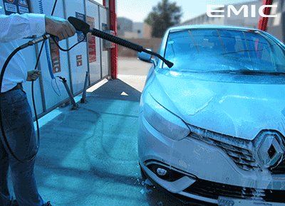 EMICgroupe's tweet photo. ☀️🚗💦 L’été arrive ! Vos clients vont affluer sur votre #StationDeLavage, ne soyez pas à court de #ProduitsDeLavage et exigez la qualité ! EMIC vous propose une large gamme de produits de lavage d’une qualité irréprochable qui combleront vos clients. https://t.co/rel7hDva11 https://t.co/YrvK56vJlQ