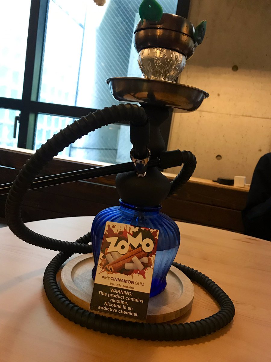 fujigaokaash's tweet photo. 今日はZOMOシナモンガムを蒸らしてます🍬
箱開けの香はシナモン特有のニッキ香りがとても強く、ミントが強めのガムが顔を覗かせています👀
AFのシナモンガムとは異りガム感の強い香りが特徴てきです!
歯磨き粉にすごく似ていますね🦷 ww
#ZOMO #worldexperience #ZOMOフレーバーレビュー https://t.co/8dILL3lD14
