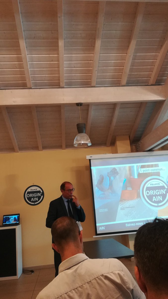 Visite de l'entreprise Poralu Menuiseries, ce matin labellisée Origin'Ain dispositif de promotion dont La Chambre des Métiers être l'Artisanat est partenaire. Un modèle de management inspirant! <a href="/Departement_AIN/">Département de l'Ain</a> <a href="/Poralu_Marine/">Poralu Marine</a> <a href="/vincent_gaud/">Vincent Gaud</a>