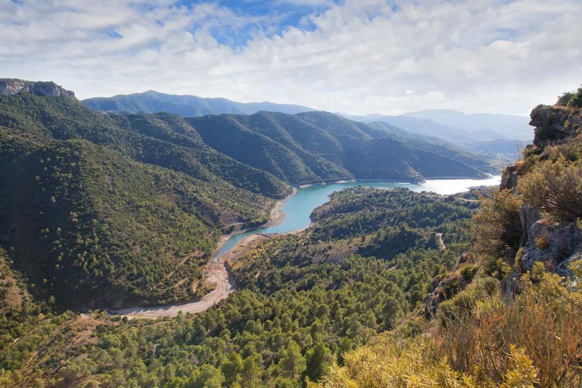 evasionspirit's tweet photo. La @Nouvl_Caledonie est idéale pour les voyageurs francophones en quête d'#évasion en #Océanie ... 🇳🇨 
Une riche culture kanake, le plus grand #lagon du monde 💙, des #îles aux airs de Paradis, mais aussi de superbes paysages montagnes. 😍

➡️ https://t.co/vIJeE3P87E https://t.co/jxrnkQuiMN