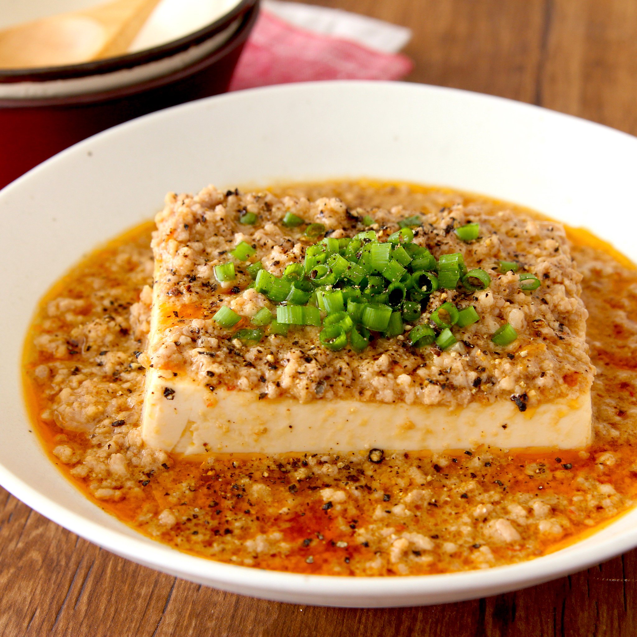 ট ইট র ラク速レシピのゆかり 料理家 Toroaクリエイティブディレクター 平日の麻婆豆腐は 火 も 包丁 もなしでラクラク レンジ で 平日麻婆豆腐 ピリ辛味で夏に最高なやつです 豚挽肉150g みそ 焼肉のたれ各大さじ1 片栗粉小さじ1 豆板醤 ট ইট র ラク速レシピのゆかり 料理家 Toroaクリエイティブディレクター 平日の麻婆豆腐は 火 も 包丁 もなしでラクラク レンジ で 平日麻婆豆腐 ピリ辛味で夏に最高なやつです 豚挽肉150g みそ 焼肉のたれ各大さじ1 片栗粉小さじ1 豆板醤