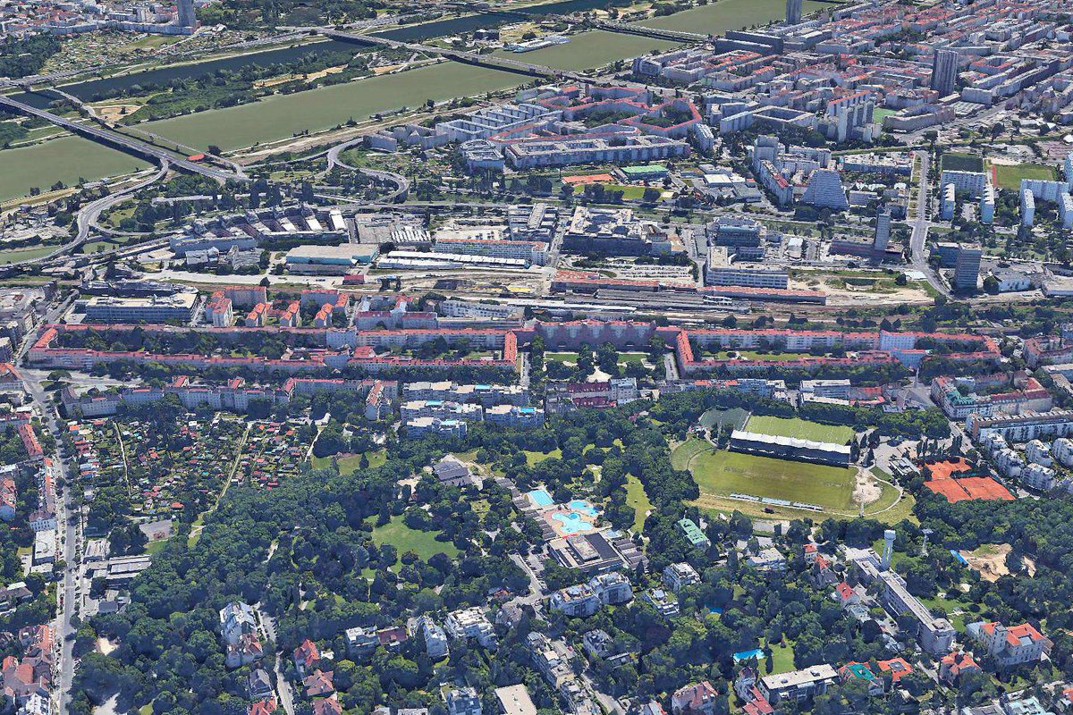 Matthias Punz Auf Twitter Oder Die Bibliothek Im Sandleitenhof In Ottakring Um 1928 1929 Bucher Haben Uns In Die Sklaverei Gebracht Bucher Werden Uns Wieder Befreien Https T Co Twifdidrf1