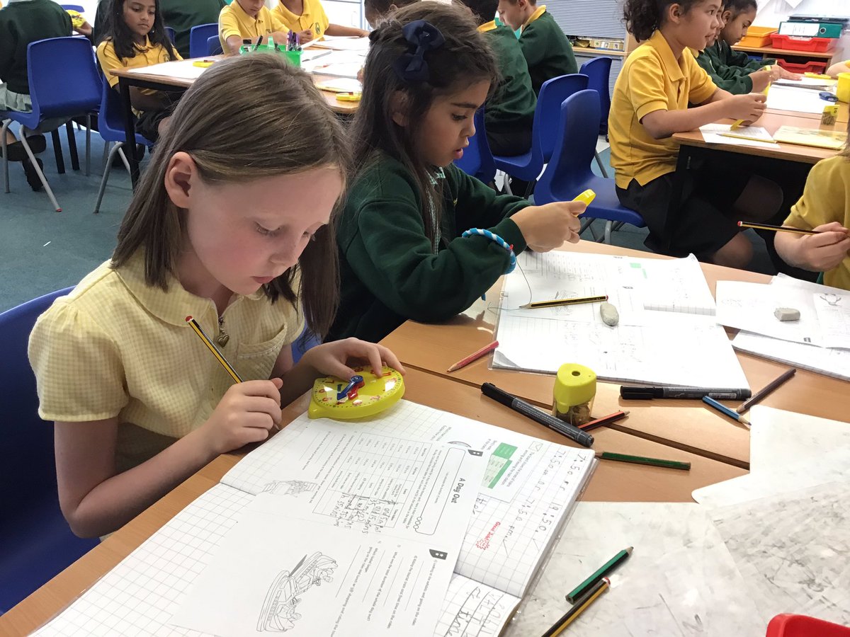 HeronsMPS's tweet photo. We’ve been busy this morning tackling some tricky timetable problems in Mrs Dyer’s maths group @MathsMPS https://t.co/oX5lohtqPQ
