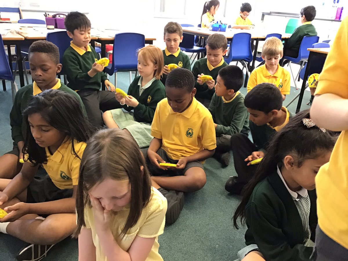 HeronsMPS's tweet photo. We’ve been busy this morning tackling some tricky timetable problems in Mrs Dyer’s maths group @MathsMPS https://t.co/oX5lohtqPQ