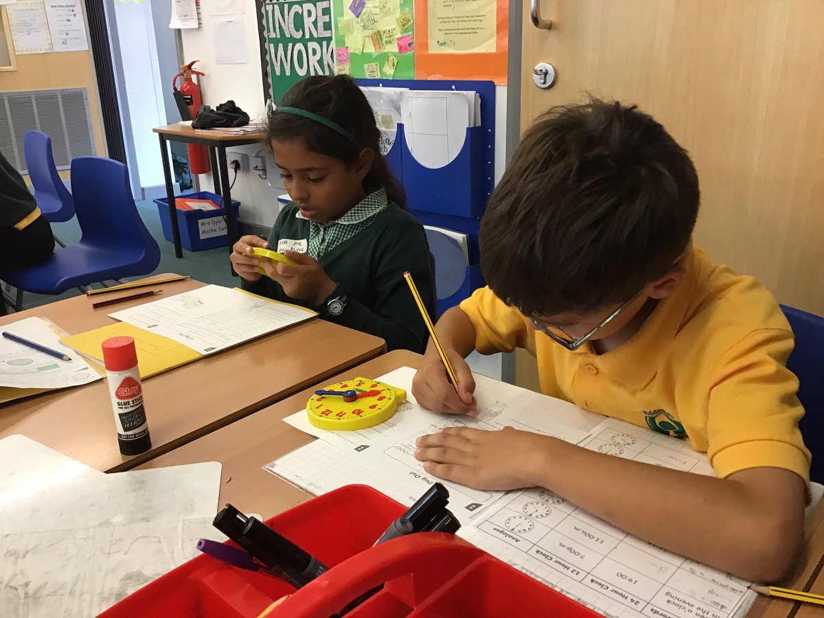 HeronsMPS's tweet photo. We’ve been busy this morning tackling some tricky timetable problems in Mrs Dyer’s maths group @MathsMPS https://t.co/oX5lohtqPQ