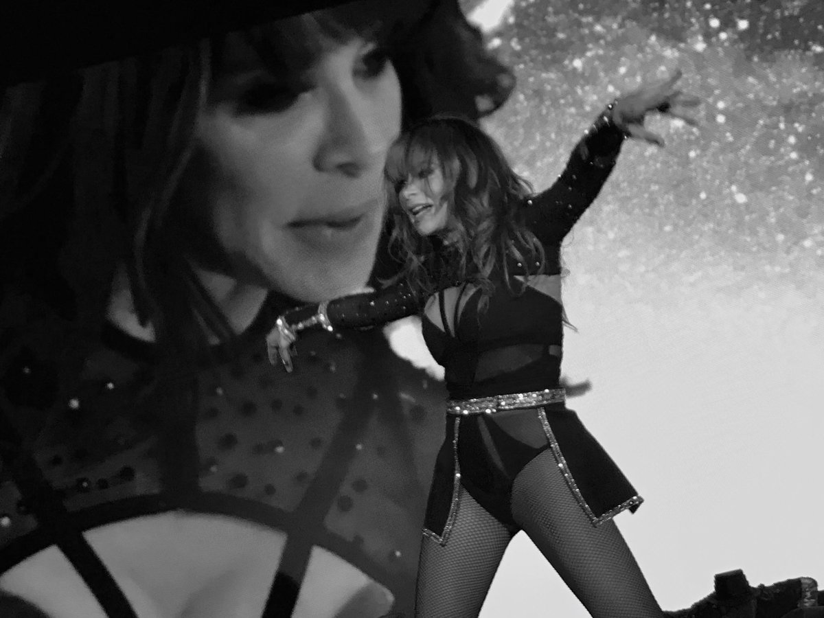 garymussell's tweet photo. Happiest of happy birthdays to the amazing ⁦@PaulaAbdul⁩ May your day be as beautiful as you #straightup https://t.co/a4b1svern5