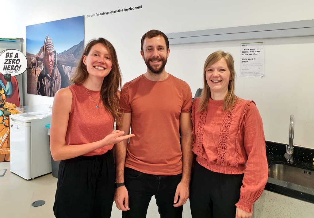 thomflint's tweet photo. On Wednesdays we wear black and burnt orange. (Some top-drawer #officematching today. Subtle, intricate variations on a theme.) #ChristianModels https://t.co/Ckl4zJPr8D
