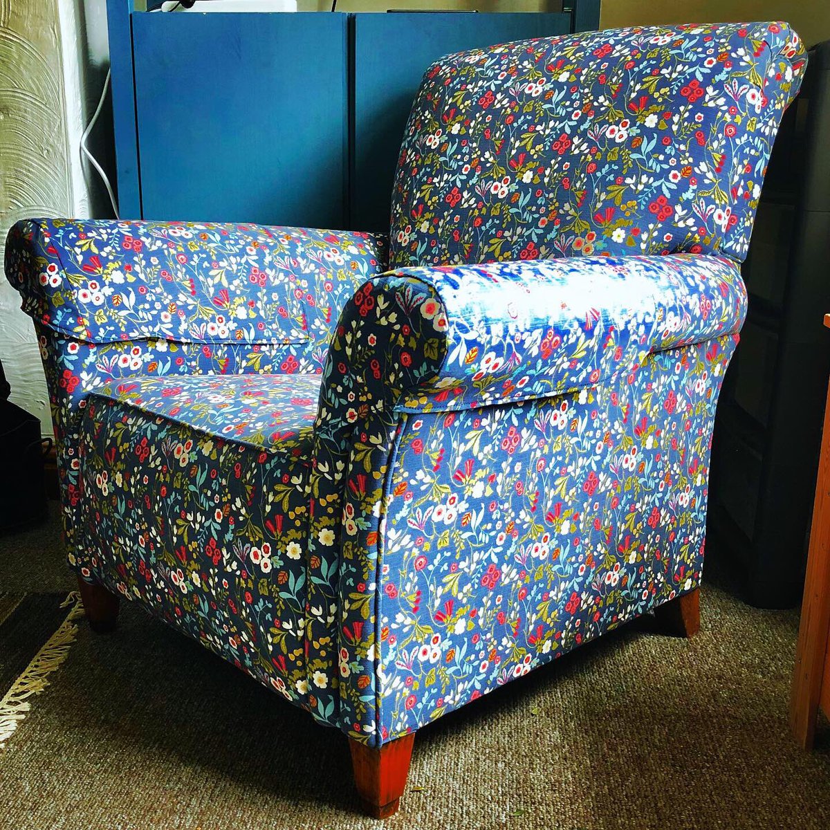Another chair complete! this club chair had been transformed using this floral print.
#loveupholstery #create