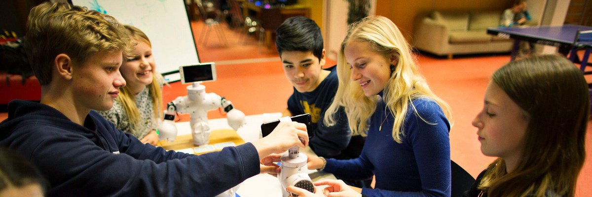 ShapeRobotics's tweet image. How teaching robotics can tackle the lack of STEM skills in the UK Part 1 is now available on our #FableBlog.
Check it out here zurl.co/utR6 and stay tuned for the second part of the article! #ShapeRobotics #FableRobot