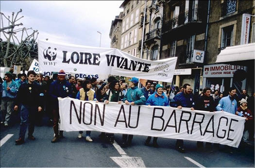 AMBERtools's tweet photo. Starting in the 1980s, the “Loire Vivante” campaign took the first steps to bring back #salmon, and its actions prevented the construction of another dam downstream, led to the construction of a hatchery, and the closure of salmon fishing. #AMBERstudies #letitflow https://t.co/D1Sz4oos6U