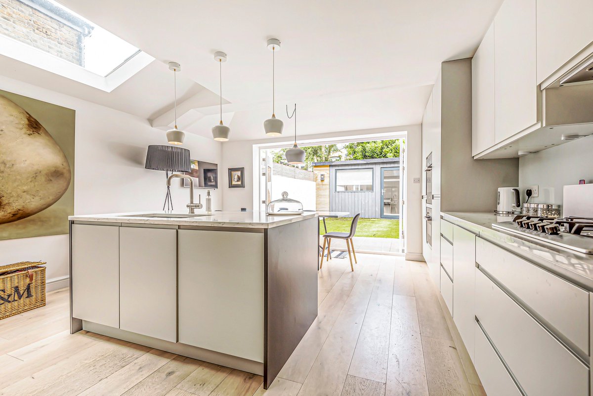 KFH_Chiswick's tweet image. #propertyforsale

This beautifully refurbished, four bedroom Victorian home has just been launched with us in #chiswick and we all have house envy! 😍🏡 @KFHproperty #houseforsale #propertysearch #westlondon #chiswickproperty #kitcheninspo

kfh.co.uk/west-london/ch…