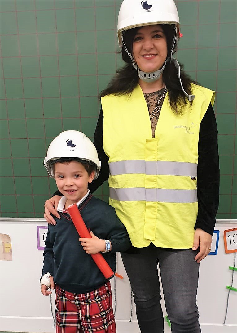 MontespinoEdu's tweet photo. Esta semana nos han visitado los últimos #PadresImplicados de #Infantil del curso:
➡️Marta y Antonio @guardiacivil #Seprona y
➡️Ángeles trabajadora del #gruponaturgy
#TobeMoreForOthers #AprenderEnFamilia #MontespiñoMola https://t.co/T3TF4vl7I6