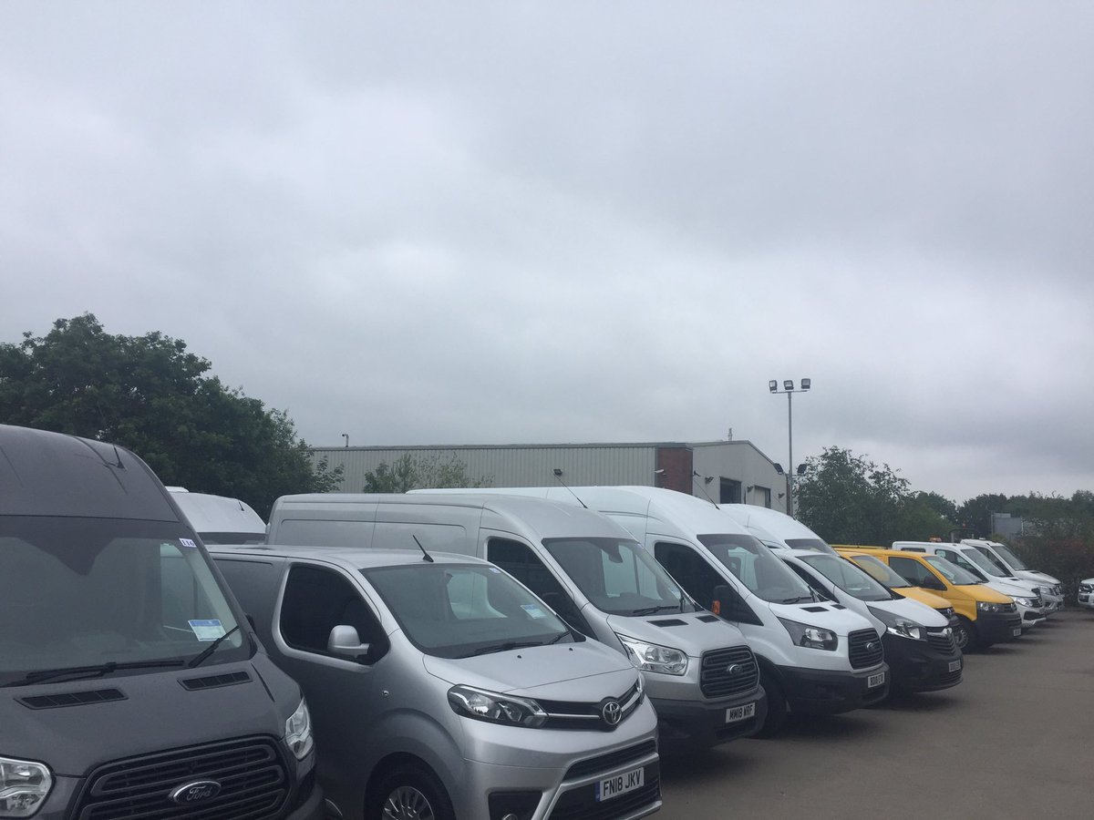 APicton_Glass's tweet photo. Up to Coalville this morning for the #LCV #HGV #Trailer #PlantandMachinery #WAV sale. Plenty of great stock on offer for this trade only sale from @Enterprise @Europcar_UK @HC_Vehicles and more. @GlassGuide @autovista_group #usedcommercialvehicles https://t.co/AhVrKVDMEK