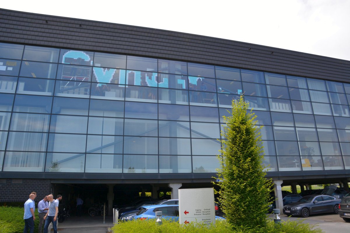krs_cls's tweet photo. What's going on up there @SynamediaVideo Processing in Kortrijk?? #OurSynamedia https://t.co/X0zvjqPtYN