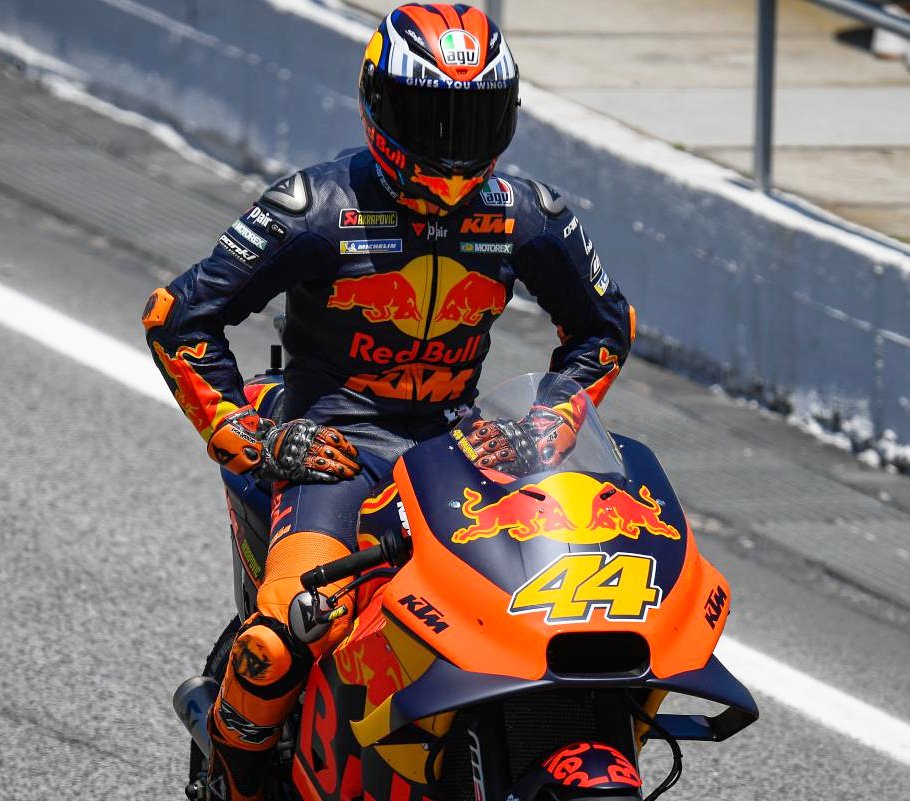 polyccio44fan's tweet photo. Esperando la próxima carrera @polespargaro 🧡
#polespargaro #polyccio #MotoGP #ktmracing #ktmfactoryracing #RedBull https://t.co/O9CACHLf92