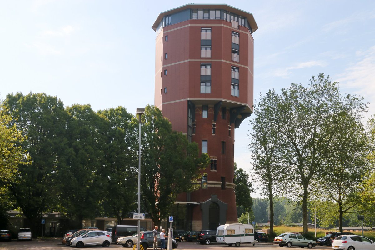 rtvfocuszwolle's tweet photo. Samen met @19hetatelier bouwde @Nijhuis_Bouw de watertoren aan de Turfmarkt om tot een nieuw icoon voor de stad met appartementen. Daarvoor krijgen zij, met de bewoners, de Erfgoedprijs Zwolle-Kampen 2019. #watertoren #erfgoedprijs #zwolle #Kampen → https://t.co/tka7r4g3bV https://t.co/EGuQ5hhJdy