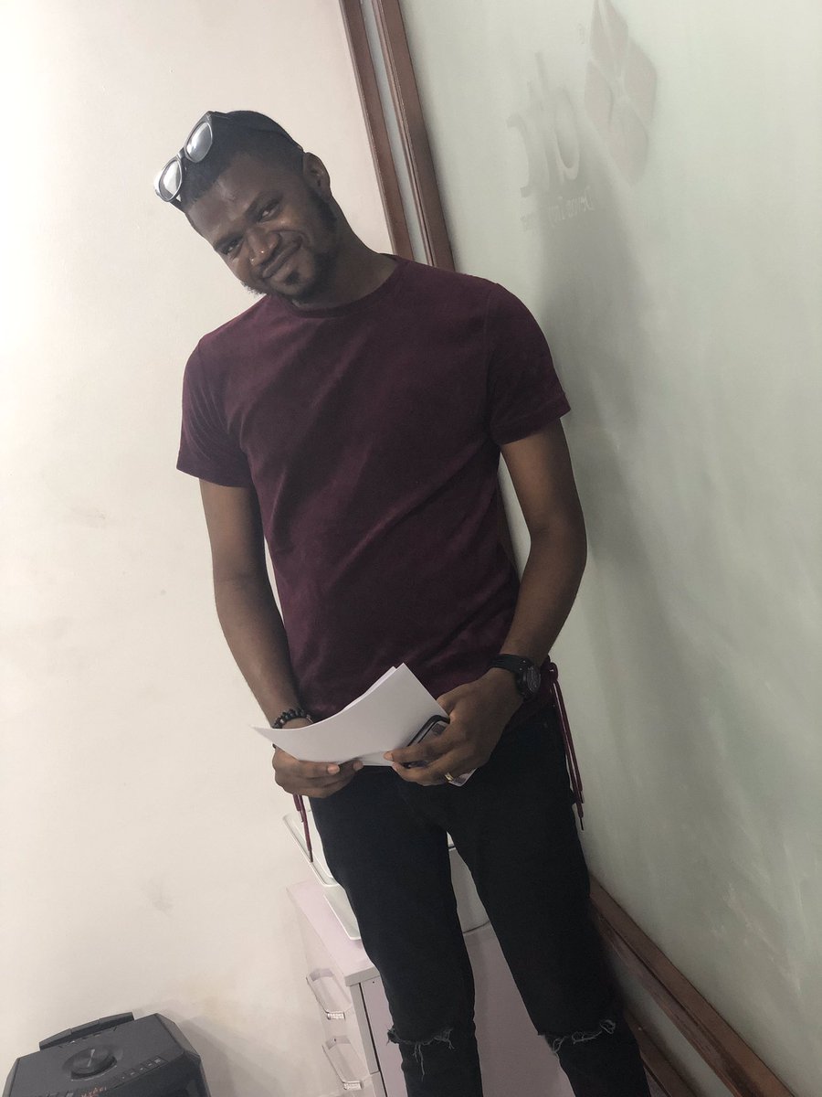 maziibe_'s tweet image. I got signed by @DTroyCopper Digital Marketing Agency yesterday.😂😂😂