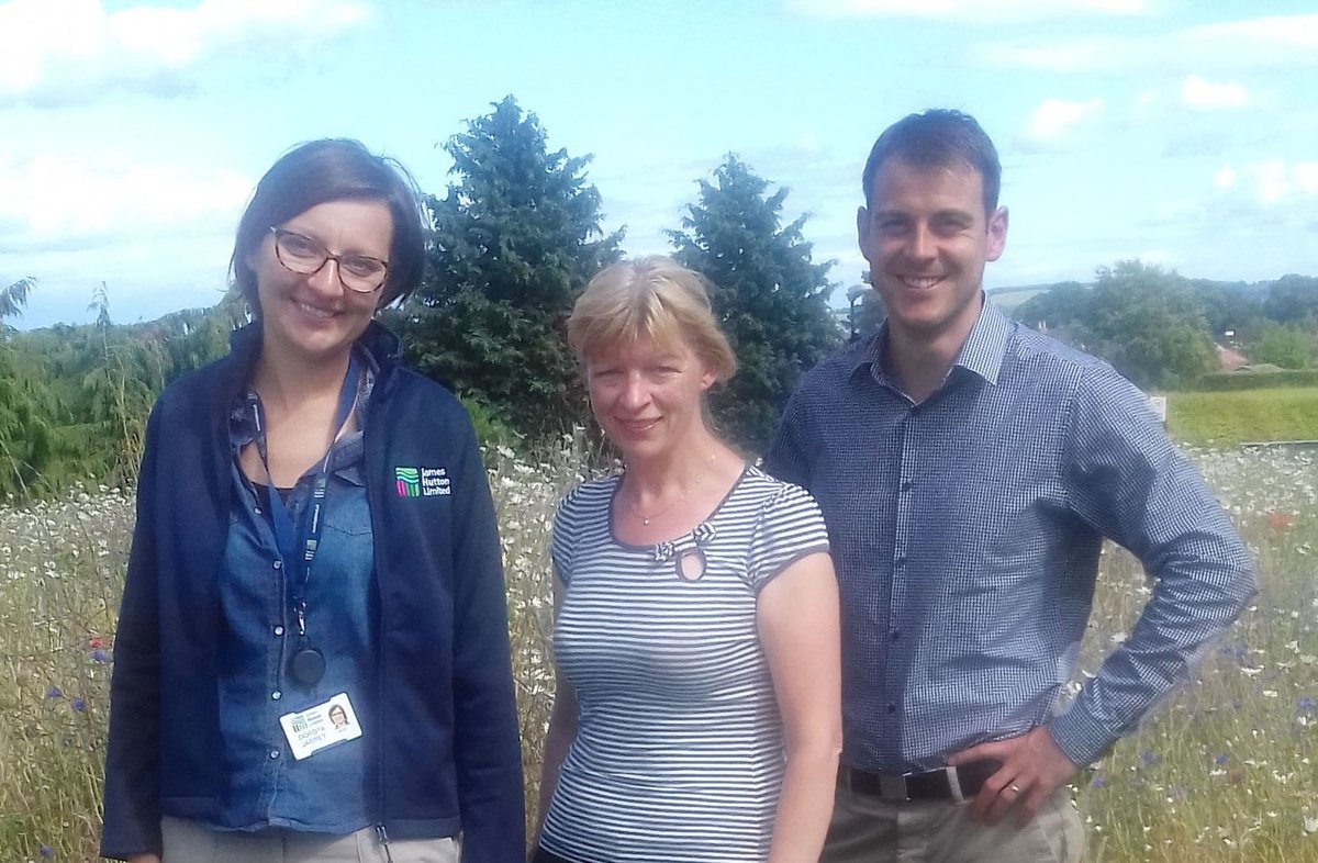 JamesHuttonLtd's tweet photo. We're extremely proud to have two speakers topping the bill at berry knowledge event #RubusRibes2019 @DorotaJarret is keynote, to be followed by @NikkiJe69412851 Our #BerryBreeding #WomeninSTEM will be accompanied at the conference by @jaysmith8186 https://t.co/W8GMkLIFAp https://t.co/FxyxJLZ2EC