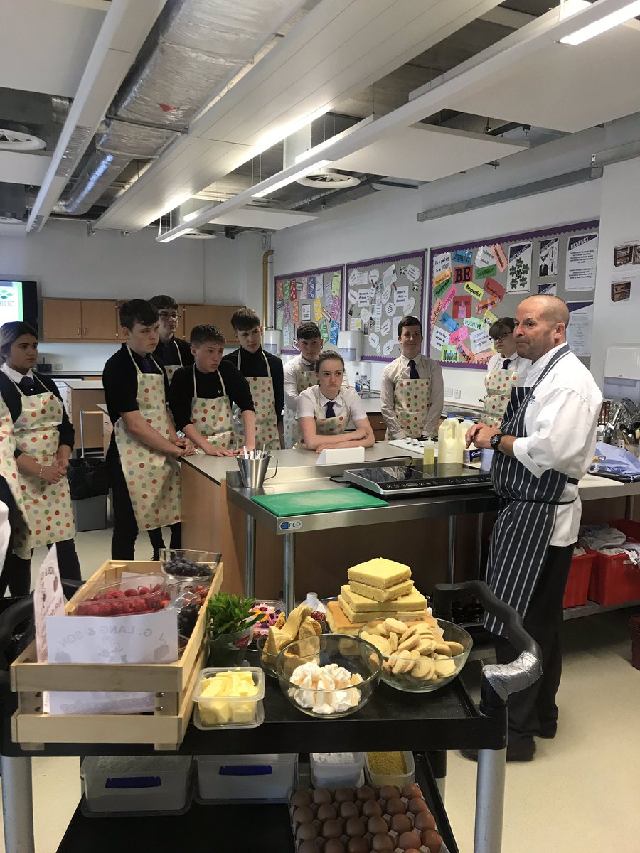 LevenmouthAc's tweet photo. Ready Steady Cook Challenge with  @SRUCHospitality this morning! An engaging, creative &amp; active workshop for our senior Hospitality classes! 👩🏼‍🍳👨🏼‍🍳🍴#dsyw #hospitality #creativity #foodproductdevelopment #skillsforlearninglifeandwork #LevHE1 https://t.co/qHi1Au6kH5