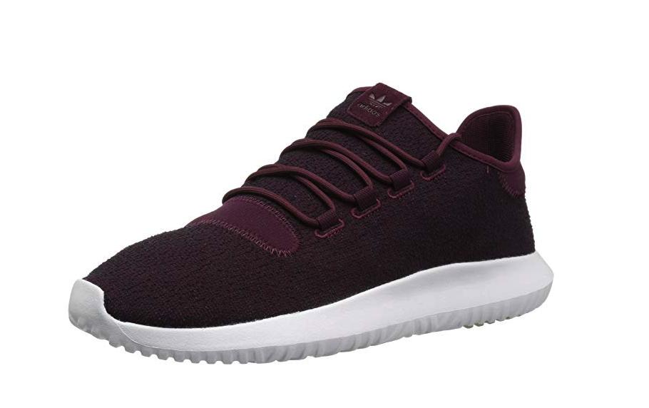SrJCLORENZO's tweet photo. @angelcapo9 @Monicaalacontra Fíjate tú que yo las últimas @adidas_ES que me compré no llevan las tres rayas… #tubularshadow
(o mejor dicho, sí que las llevan, pero en la solapa interior en otra textura, muy discretas y elegantes…) ;-PP https://t.co/aroZDX8QPC
