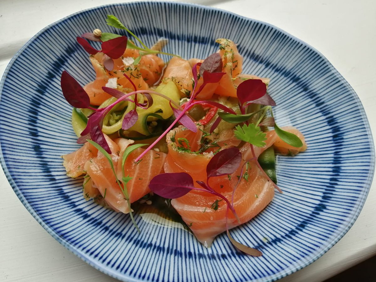 This week's specials: 

Morcela: Smoked Portuguese black pudding with chilli and chickpeas

Smoked salmon with Asian cucumber salad

50% off all food every Wednesday when you book in. Call us on 0121 554 0177 or visit ochojq.com/reservations 🐟 #birmingham #tapas #JQ