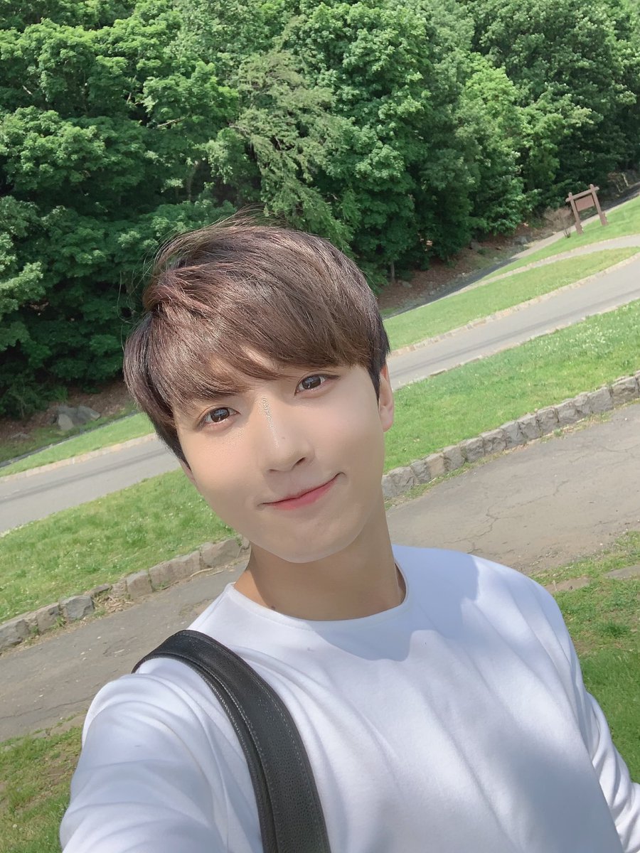 UP10TION's tweet photo. 🐰 짤털(2) 

#업텐션 #UP10TION #선율 #SUNYOUL https://t.co/N68hHqaCrL