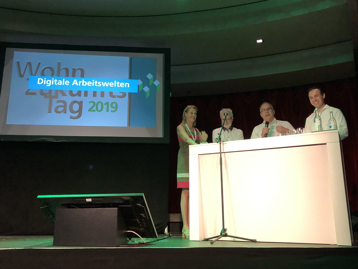 Man muss unbedingt ins Büro und vom PC mailen? Eigentlich nicht. Wenn die Aufgaben auch von zu Hause erledigt werden können und die Mitarbeiter produktiv sind, wird das begrüßt. <a href="/hubitation/">hubitation</a> <a href="/Vivawest_Wohnen/">VIVAWEST</a> #WZT19 #wohnzukunftstag