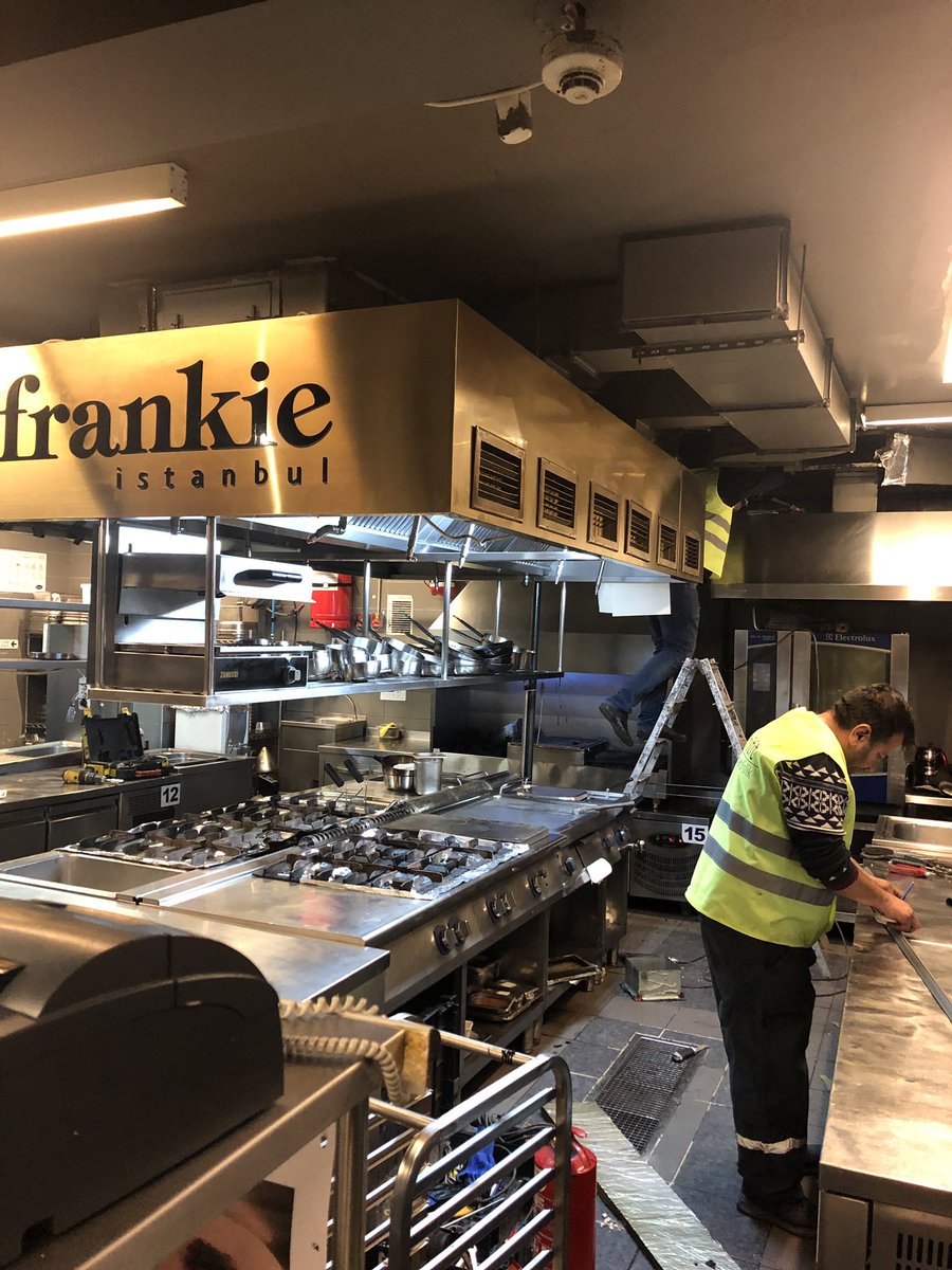 Hitit_biz's tweet photo. Bakım zamanını.#frankie #nişantaşı #revision #wearehappy #hititbiz  #foodporn #restaurant #followus #instagood  #kitchen #ventilation #finedining #club #party #pictutureoftheday #sofahotel #nightshift  #gastronomia #goodfood #gourmet #greenrestaurant #sustainability #sustainable https://t.co/usX73XcvZj